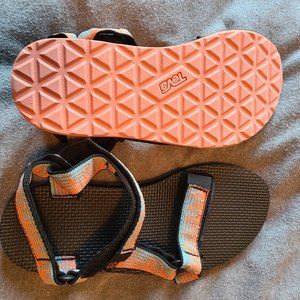Size 5 Teva sandals